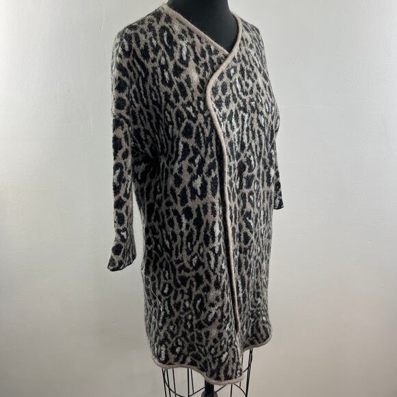 JOIE Berit Jacquard Leopard Print Wool Blend Long Sleeve Cardigan Jacket Size L - Picture 3 of 8